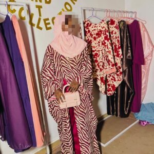 Elegant Abayas – Modest & Modern Styles (6)