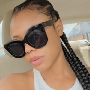 Élégance Féline Noir Sunglasses